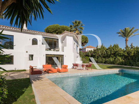 Villa en Las Brisas Nueva Andalucía junto al golf en venta