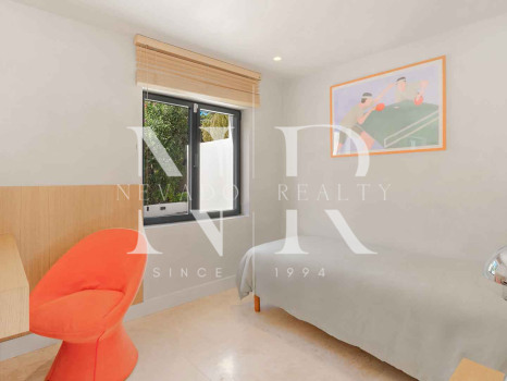 Villa en Las Brisas Nueva Andalucía junto al golf en venta