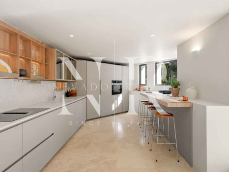 Villa en Las Brisas Nueva Andalucía junto al golf en venta