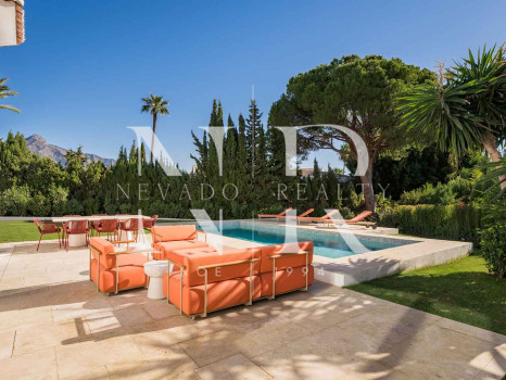 Villa en Las Brisas Nueva Andalucía junto al golf en venta