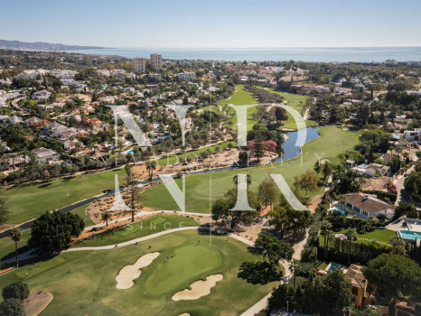 Villa en Las Brisas Nueva Andalucía junto al golf en venta