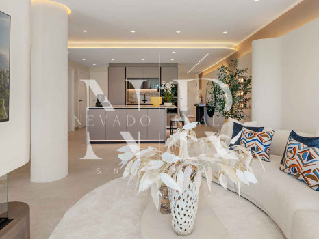 Apartamento en Costalita Estepona en primera línea de playa y renovado en venta