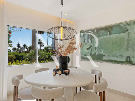 Apartamento en Costalita Estepona en primera línea de playa y renovado en venta