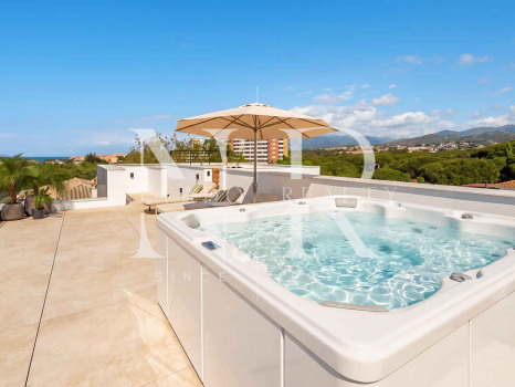 Beachside villa with sea views for sale in Marbesa, East Marbella