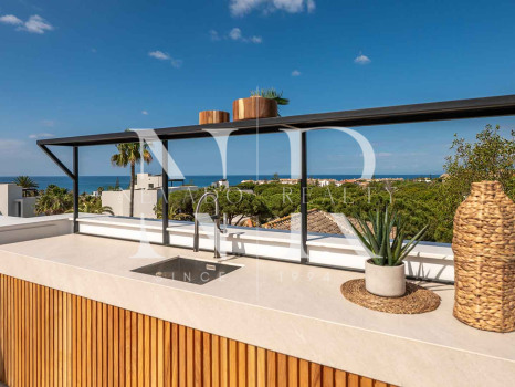 Beachside villa with sea views for sale in Marbesa, East Marbella