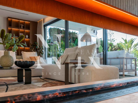Beachside villa with sea views for sale in Marbesa, East Marbella