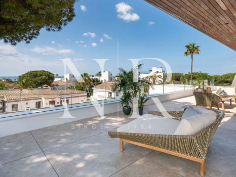 Beachside villa with sea views for sale in Marbesa, East Marbella