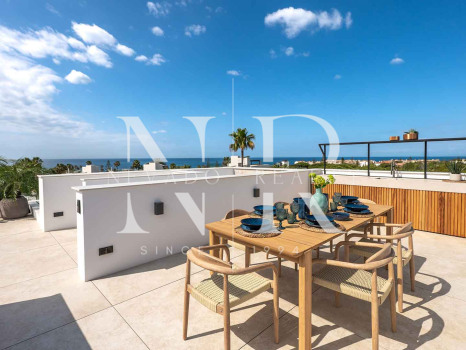 Beachside villa with sea views for sale in Marbesa, East Marbella