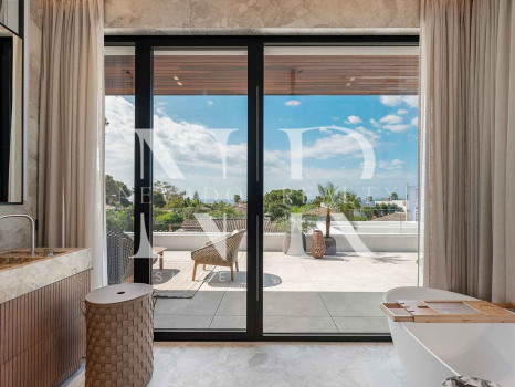 Beachside villa with sea views for sale in Marbesa, East Marbella