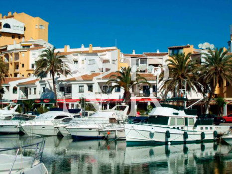 Beachside villa with sea views for sale in Marbesa, East Marbella
