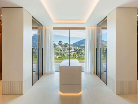 Villa avec vues panoramiques à Nueva Andalucía à vendre