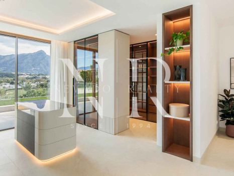 Villa con vistas panorámicas en Nueva Andalucía en venta