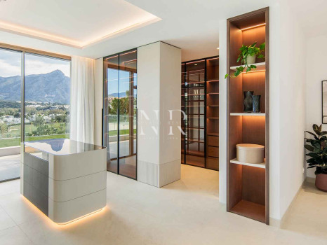 Villa avec vues panoramiques à Nueva Andalucía à vendre