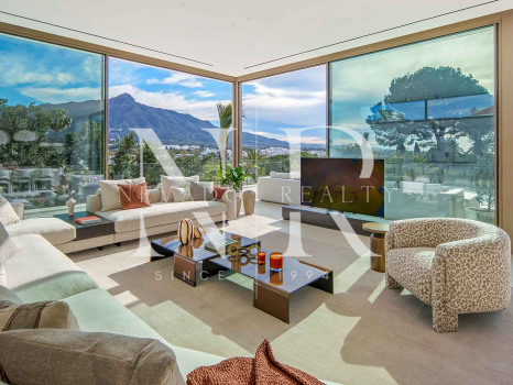 Villa con vistas panorámicas en Nueva Andalucía en venta