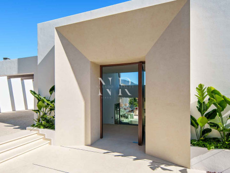 Villa avec vues panoramiques à Nueva Andalucía à vendre