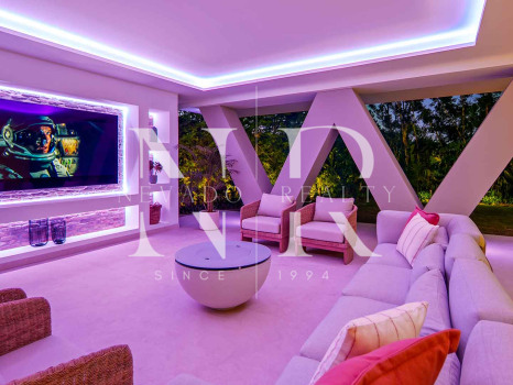 Villa con vistas panorámicas en Nueva Andalucía en venta