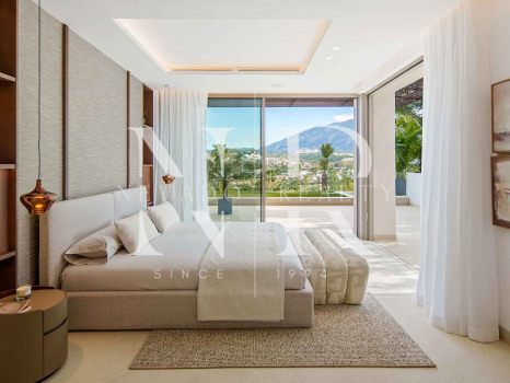 Villa con vistas panorámicas en Nueva Andalucía en venta