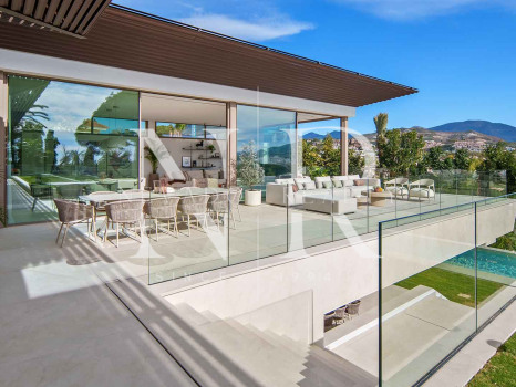Villa con vistas panorámicas en Nueva Andalucía en venta