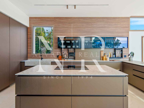 Villa con vistas panorámicas en Nueva Andalucía en venta