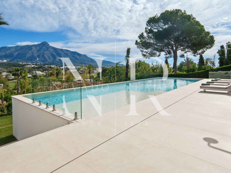 Villa con vistas panorámicas en Nueva Andalucía en venta