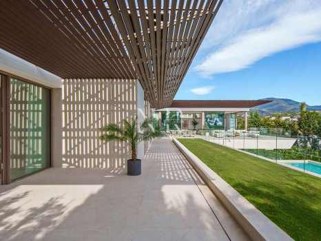 Villa avec vues panoramiques à Nueva Andalucía à vendre