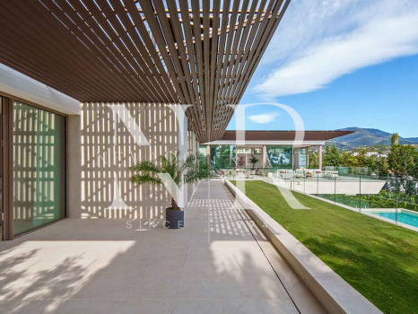 Villa con vistas panorámicas en Nueva Andalucía en venta