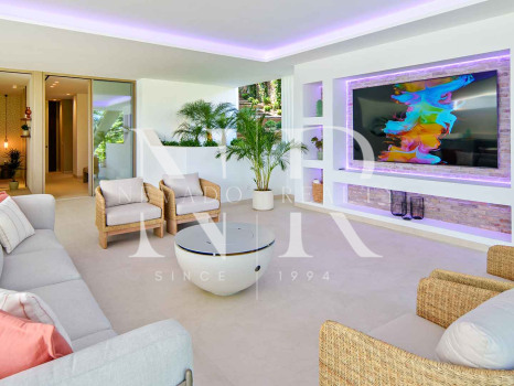 Villa con vistas panorámicas en Nueva Andalucía en venta