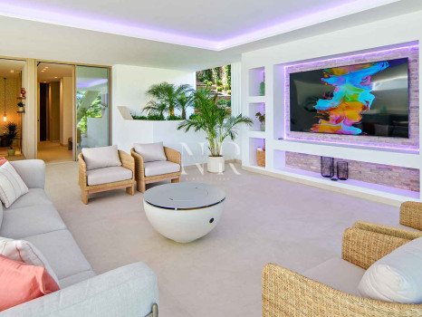 Villa avec vues panoramiques à Nueva Andalucía à vendre