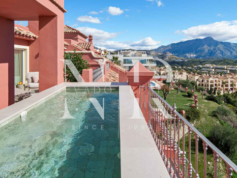 Penthouse with panoramic sea views for sale in Monte Halcones, Benahavís