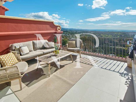 Penthouse with panoramic sea views for sale in Monte Halcones, Benahavís