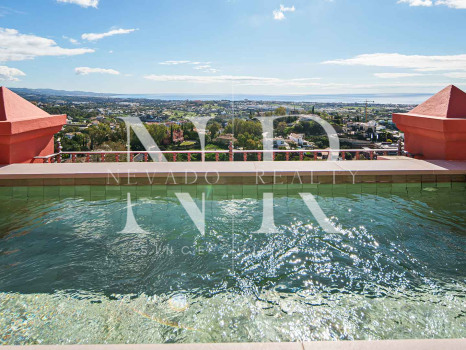 Penthouse with panoramic sea views for sale in Monte Halcones, Benahavís