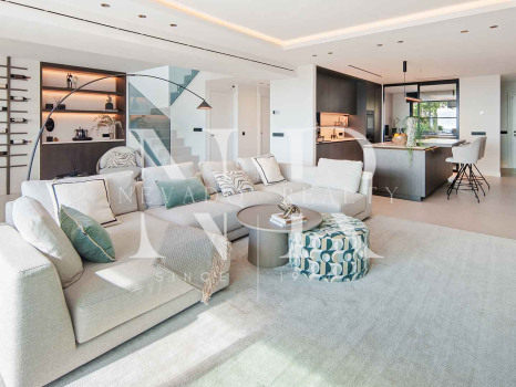 Penthouse with panoramic sea views for sale in Monte Halcones, Benahavís