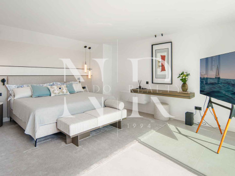 Penthouse with panoramic sea views for sale in Monte Halcones, Benahavís