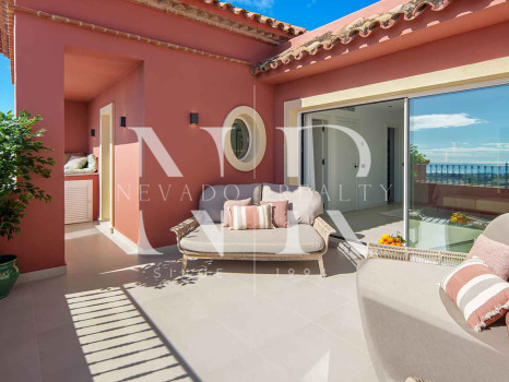 Penthouse with panoramic sea views for sale in Monte Halcones, Benahavís