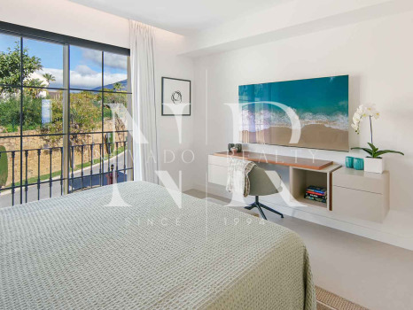 Penthouse with panoramic sea views for sale in Monte Halcones, Benahavís