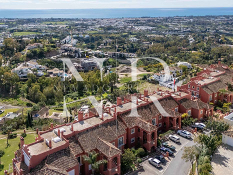 Penthouse with panoramic sea views for sale in Monte Halcones, Benahavís