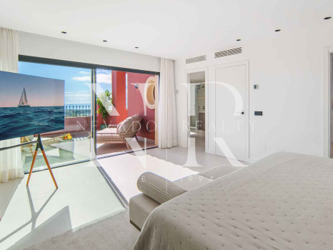 Penthouse with panoramic sea views for sale in Monte Halcones, Benahavís