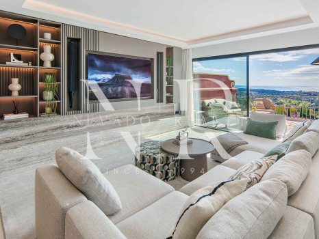 Penthouse with panoramic sea views for sale in Monte Halcones, Benahavís