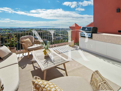 Penthouse with panoramic sea views for sale in Monte Halcones, Benahavís