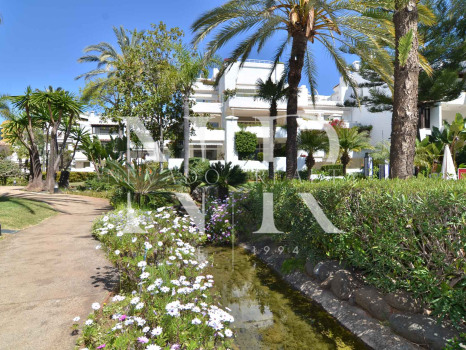 Penthouse avec vue sur la mer à vendre à Alhambra del Mar, Marbella Golden Mile