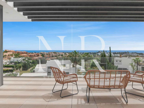 Elegante villa con vistas al mar en La Alquería, Benahavís en venta