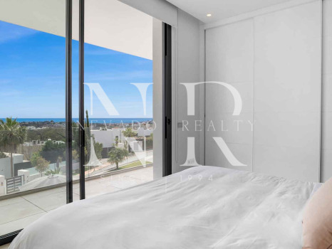 Elegante villa con vistas al mar en La Alquería, Benahavís en venta