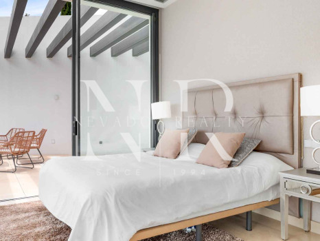 Elegante villa con vistas al mar en La Alquería, Benahavís en venta