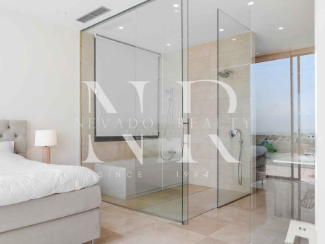 Elegante villa con vistas al mar en La Alquería, Benahavís en venta