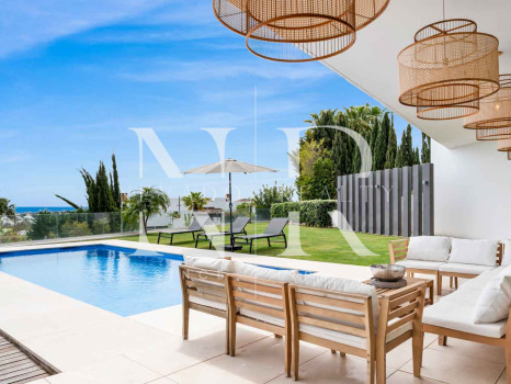 Elegante villa con vistas al mar en La Alquería, Benahavís en venta
