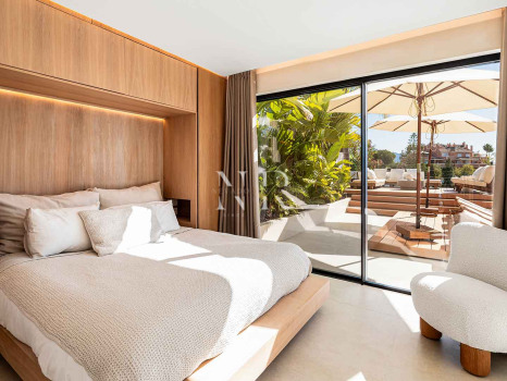 Villa con vistas panorámicas en Nueva Andalucía, Marbella, en venta
