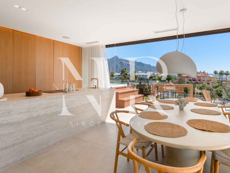 Villa con vistas panorámicas en Nueva Andalucía, Marbella, en venta