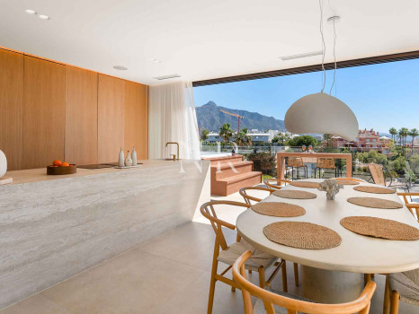 Villa con vistas panorámicas en Nueva Andalucía, Marbella, en venta