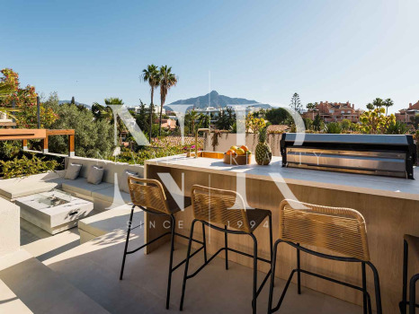 Villa con vistas panorámicas en Nueva Andalucía, Marbella, en venta