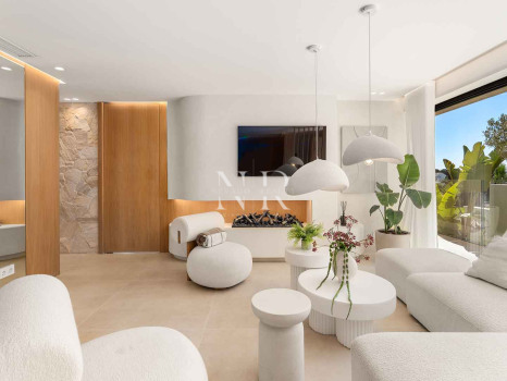 Villa con vistas panorámicas en Nueva Andalucía, Marbella, en venta